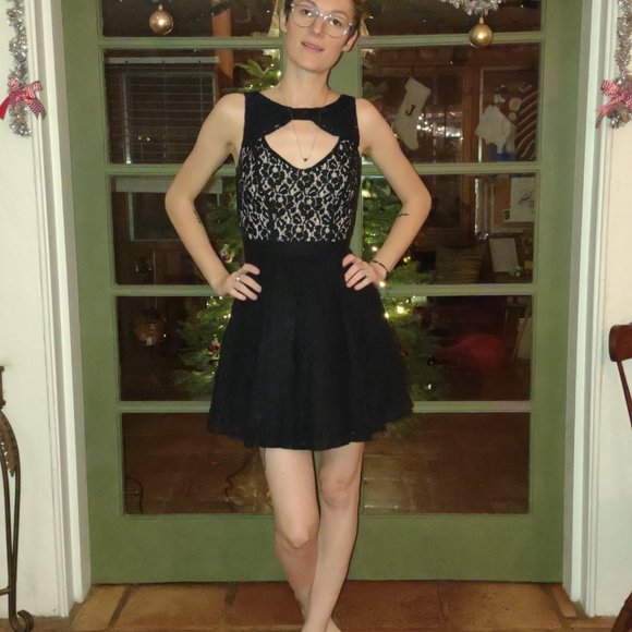 Material girl black lace dress - Picture 3 of 7